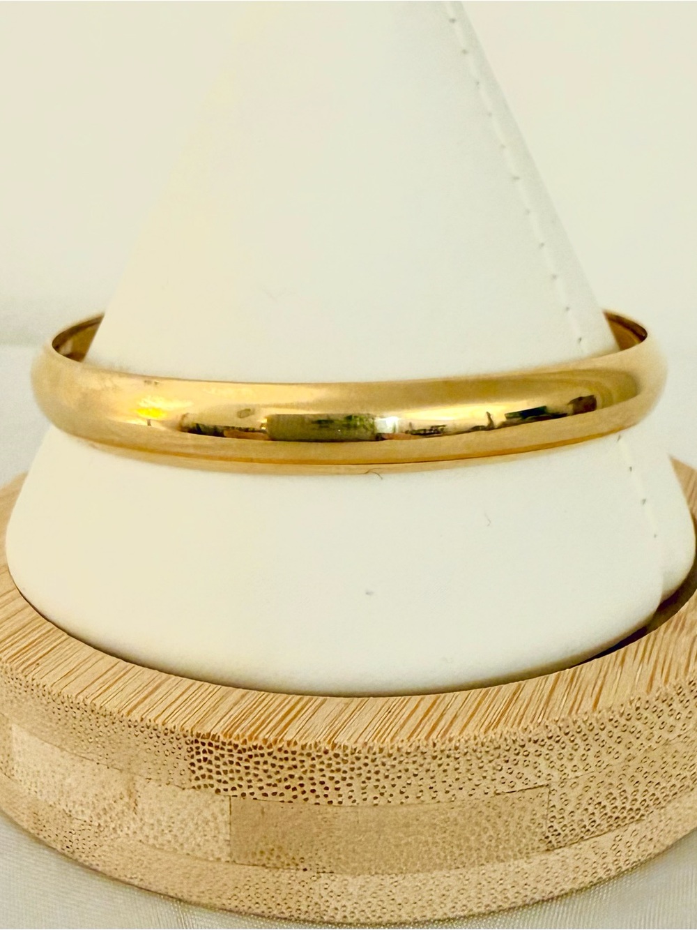 Gold Tone Hinged Oval Bangle Bracelet Polished Minimalist Classic